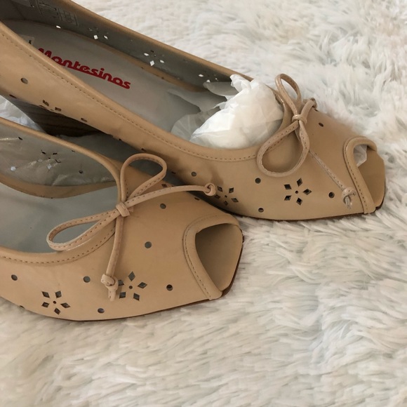 🇺🇸 NEW Montesinos Eyelet Beige Shoe, Size 8 - Picture 2 of 7